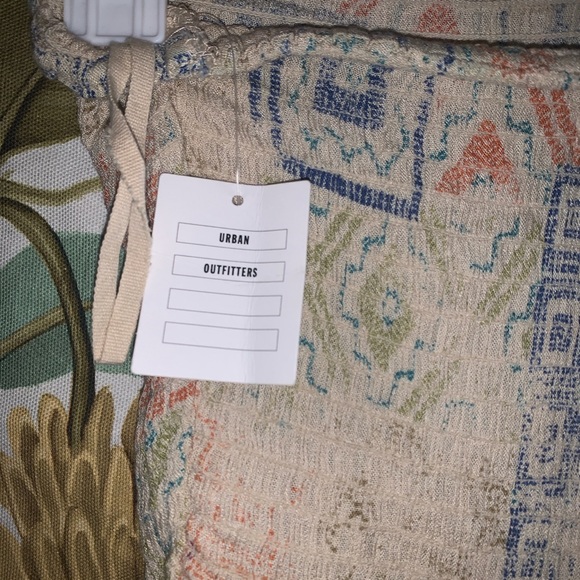 Urban outfitters patterned jumpsuit - Picture 2 of 2